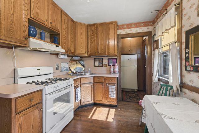 2636 Burr Oak Avenue, Blue Island, IL 60406