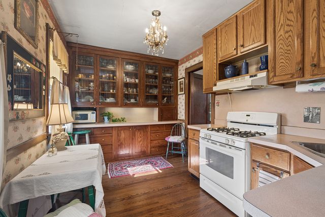 2636 Burr Oak Avenue, Blue Island, IL 60406