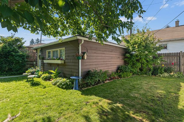 2636 Burr Oak Avenue, Blue Island, IL 60406