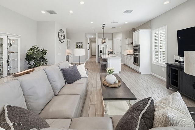 2120 E PARK VIEW Lane, Phoenix, AZ 85024
