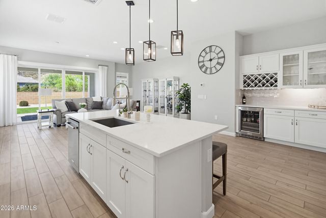 2120 E PARK VIEW Lane, Phoenix, AZ 85024