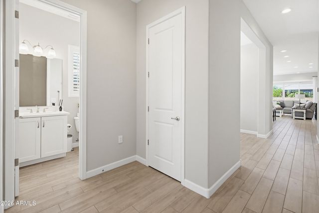 2120 E PARK VIEW Lane, Phoenix, AZ 85024