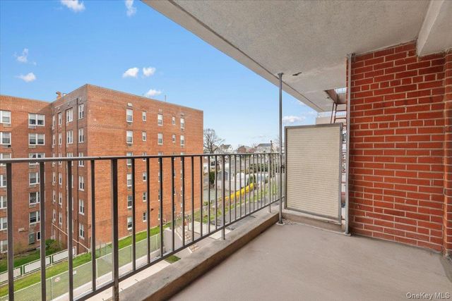 370 Westchester Avenue 5C, Port Chester, NY 10573