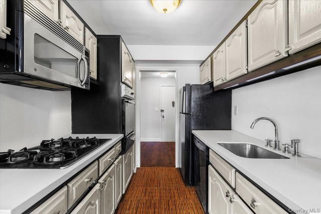 370 Westchester Avenue 5C, Port Chester, NY 10573
