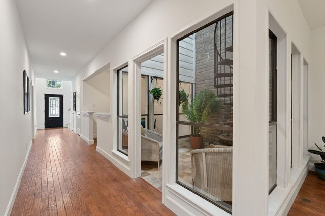 153 Sage Road, Houston, TX 77056