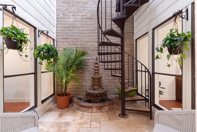 153 Sage Road, Houston, TX 77056