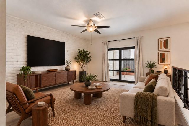 153 Sage Road, Houston, TX 77056