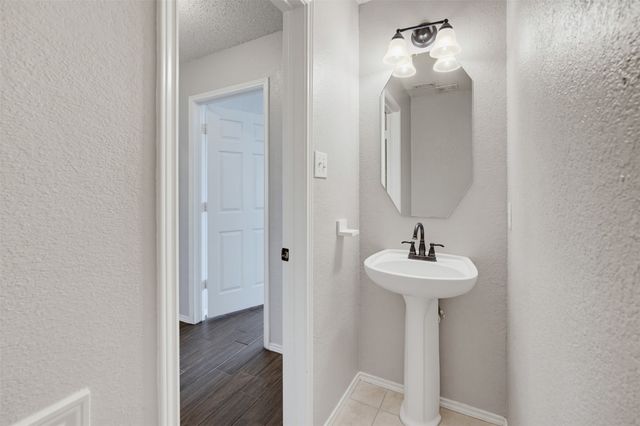 6112 Bowin Drive, Fort Worth, TX 76132