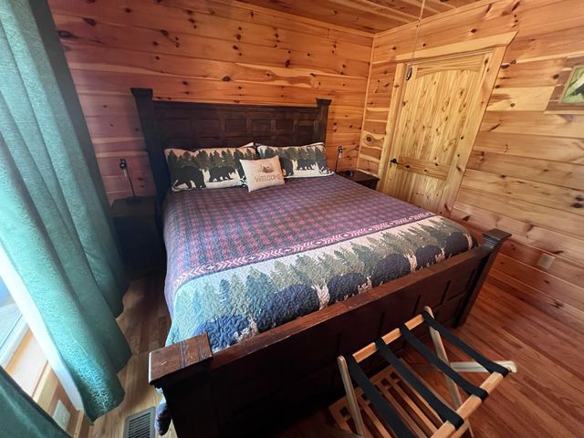 216 W Pinnacle Drive, Gatlinburg, TN 37738