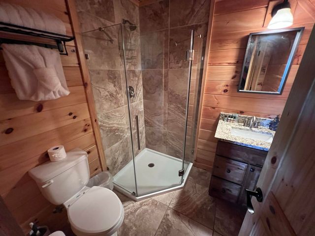 216 W Pinnacle Drive, Gatlinburg, TN 37738