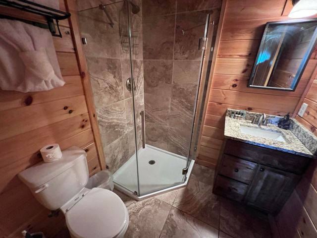 216 W Pinnacle Drive, Gatlinburg, TN 37738