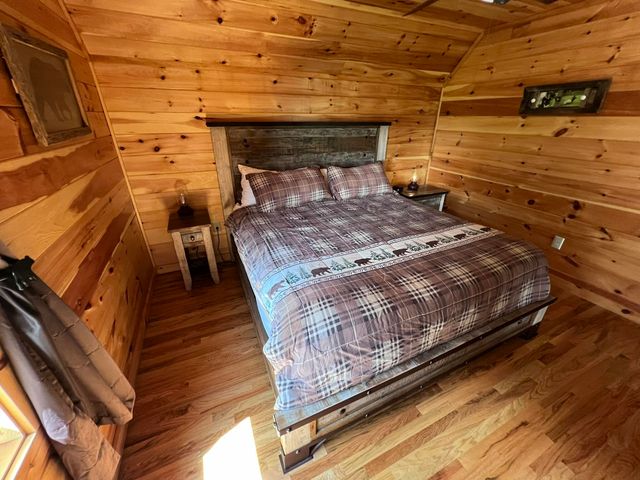 216 W Pinnacle Drive, Gatlinburg, TN 37738