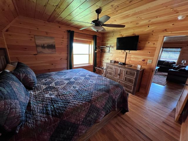 216 W Pinnacle Drive, Gatlinburg, TN 37738