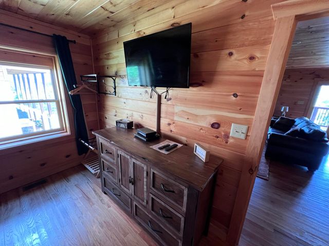 216 W Pinnacle Drive, Gatlinburg, TN 37738