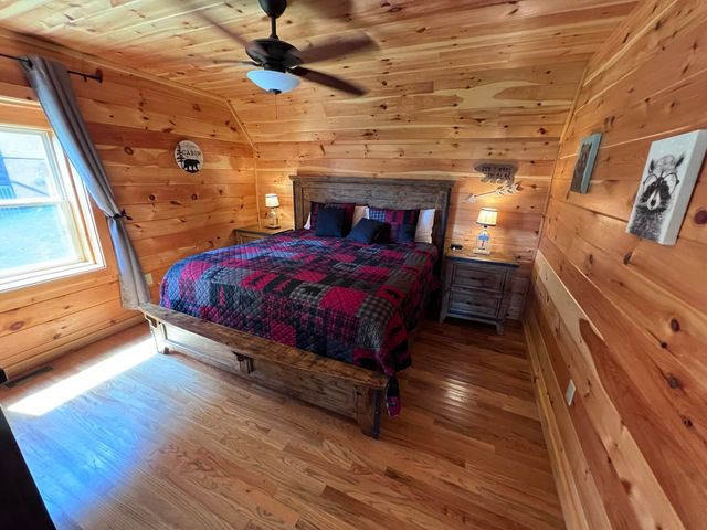 216 W Pinnacle Drive, Gatlinburg, TN 37738