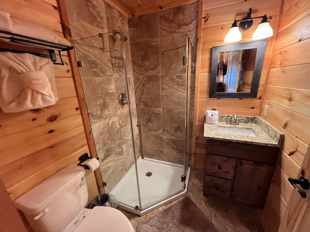 216 W Pinnacle Drive, Gatlinburg, TN 37738