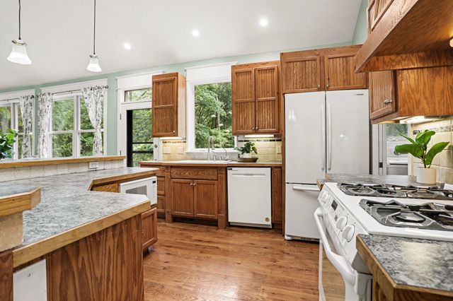 4356 E E Avenue, Cooper Twp, MI 49004