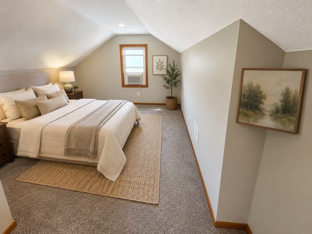 211 E Spruce Street, South Saint Paul, MN 55075