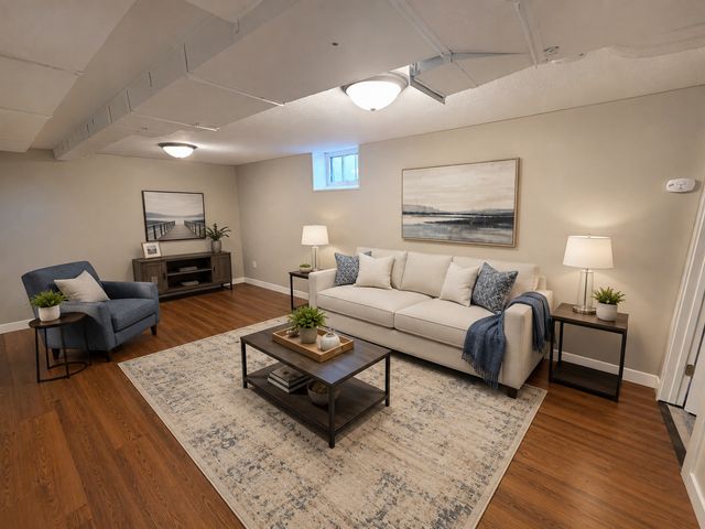 211 E Spruce Street, South Saint Paul, MN 55075