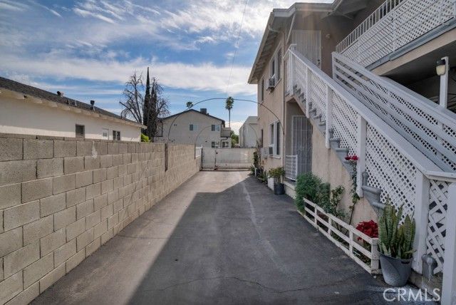 13617 Leadwell, Van Nuys (los Angeles), CA 91405