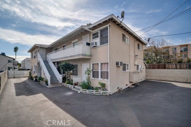 13617 Leadwell, Van Nuys (los Angeles), CA 91405