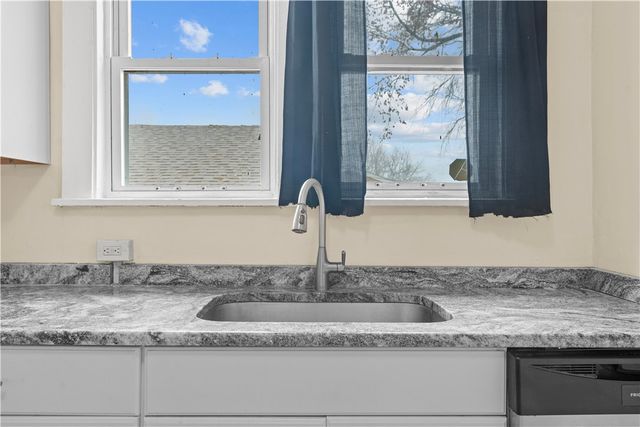 903 Adelaide St, Hill District, PA 15219