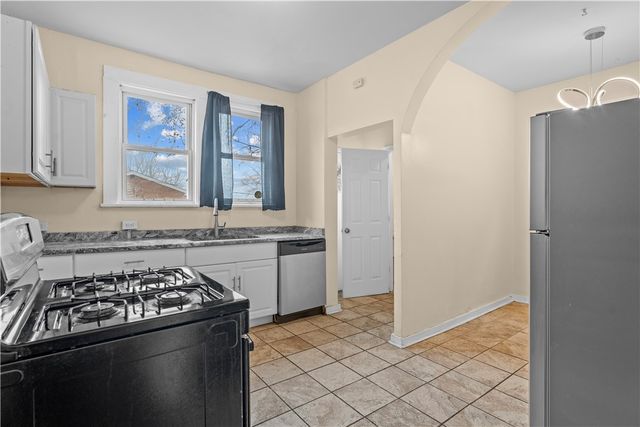 903 Adelaide St, Hill District, PA 15219