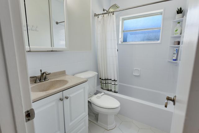 1281 NW 45th Court, Deerfield Beach, FL 33064