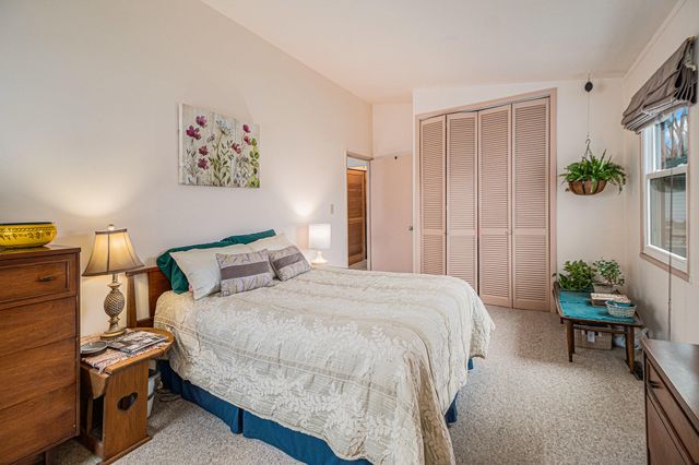 217 Crestview Lane, Crown Point, IN 46307