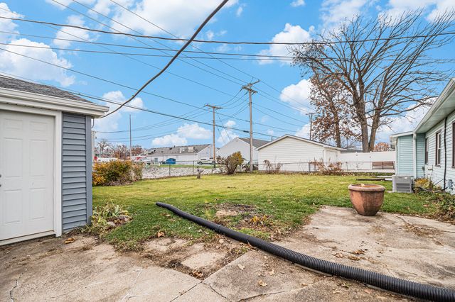 217 Crestview Lane, Crown Point, IN 46307