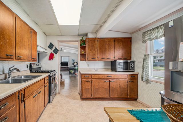 217 Crestview Lane, Crown Point, IN 46307