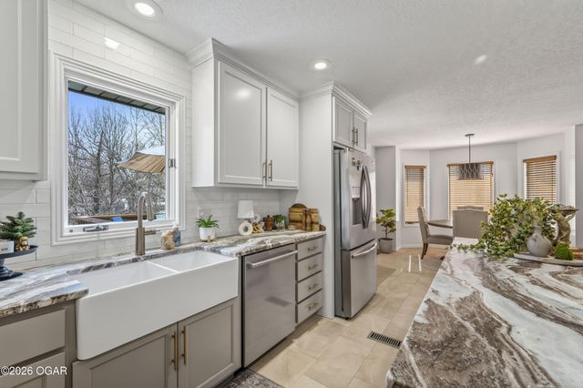 6133 Highland Drive, Joplin, MO 64804