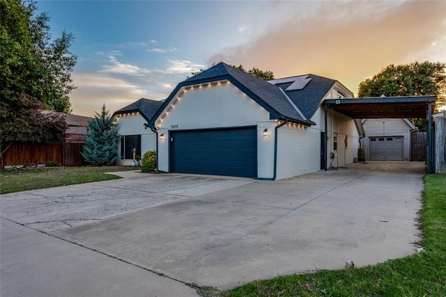 1809 Norwich Place, Yukon, OK 73099