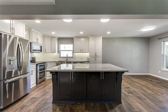 1809 Norwich Place, Yukon, OK 73099