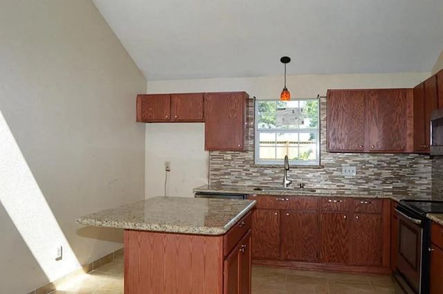 13115 Pebblewalk Circle S, Houston, TX 77041