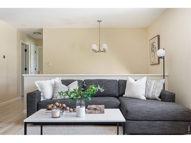 720 Gillaspie Dr, Boulder, CO 80305