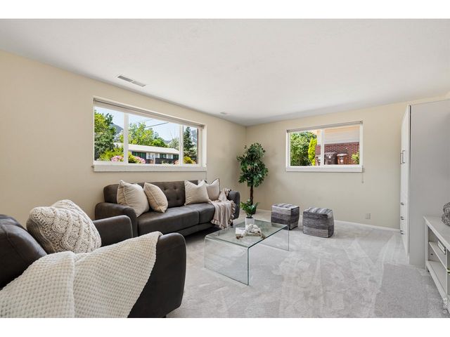 720 Gillaspie Dr, Boulder, CO 80305