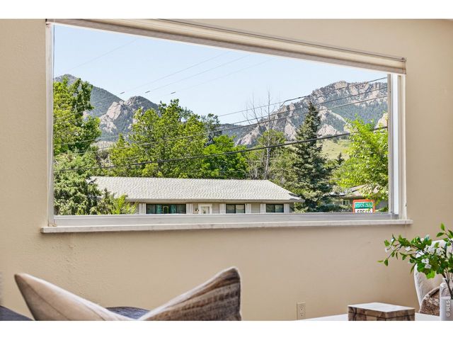 720 Gillaspie Dr, Boulder, CO 80305