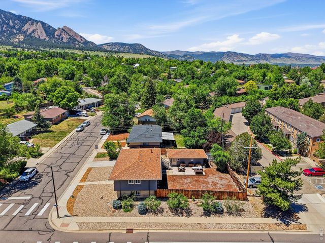 720 Gillaspie Dr, Boulder, CO 80305