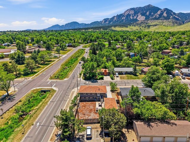 720 Gillaspie Dr, Boulder, CO 80305