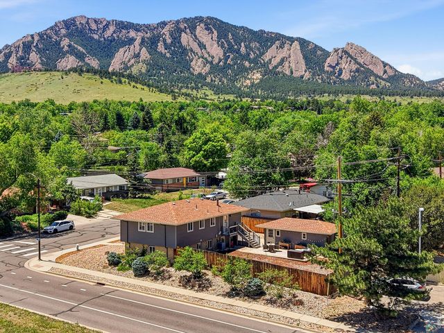 720 Gillaspie Dr, Boulder, CO 80305