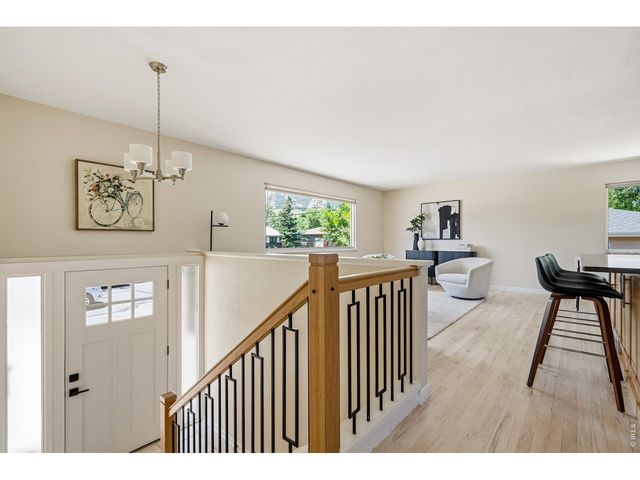 720 Gillaspie Dr, Boulder, CO 80305