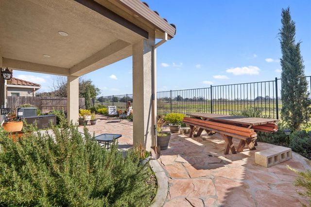 14864 Oakville Ln, Rancho Murieta, CA 95683