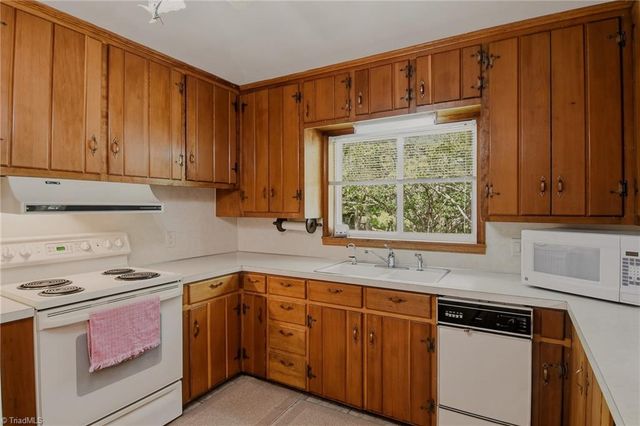 535 Lewisville Clemmons Road, Lewisville, NC 27023