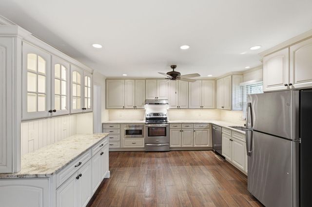 2044 Bamboo Drive, Lexington, KY 40513