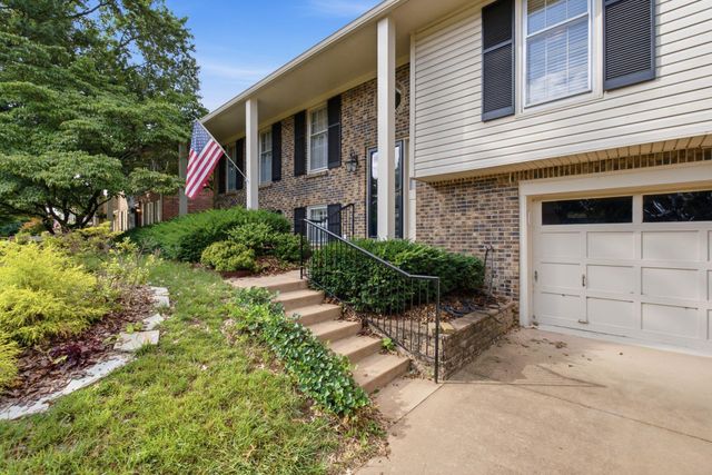 2044 Bamboo Drive, Lexington, KY 40513