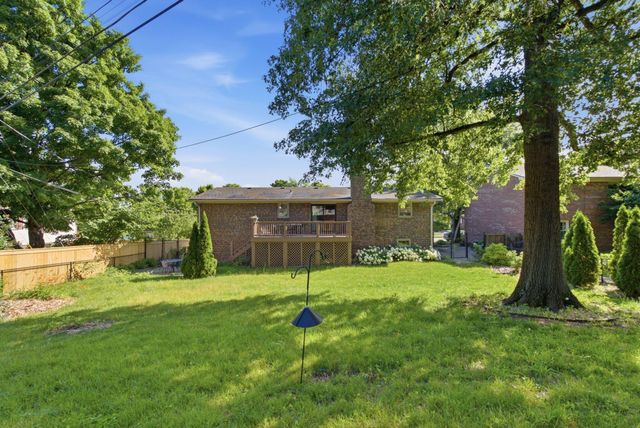 2044 Bamboo Drive, Lexington, KY 40513
