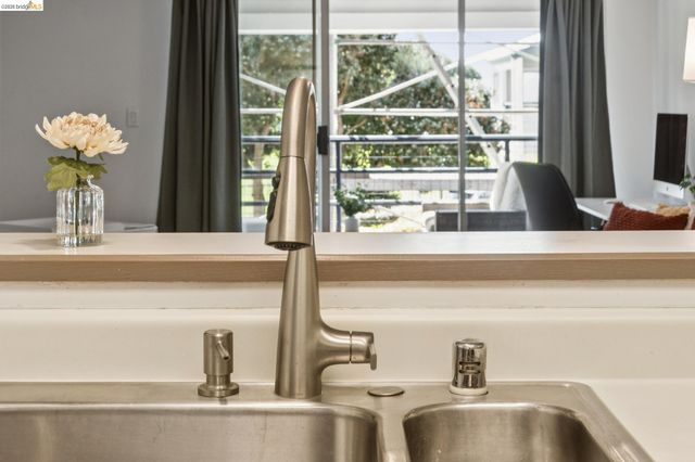 1203 Melville Sq 216, Richmond, CA 94804