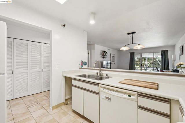 1203 Melville Sq 216, Richmond, CA 94804