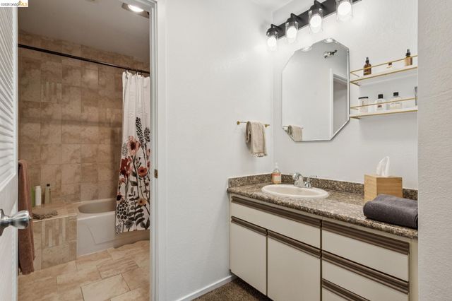 1203 Melville Sq 216, Richmond, CA 94804